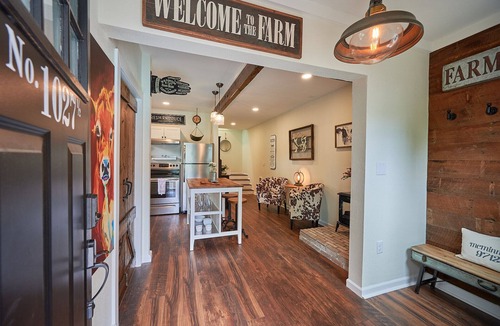 McMinnville House | Half-Pint Farmhouse in Historic Downtown McMinnville