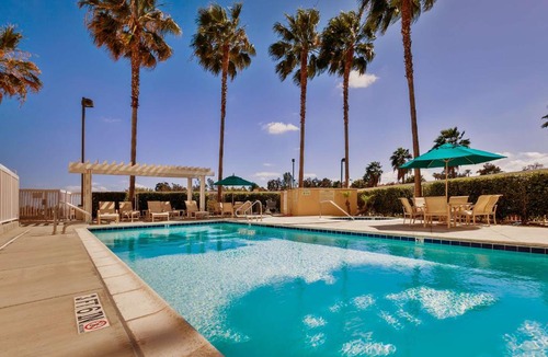 Chino Hills Hotel | Hampton Inn & Suites Chino Hills