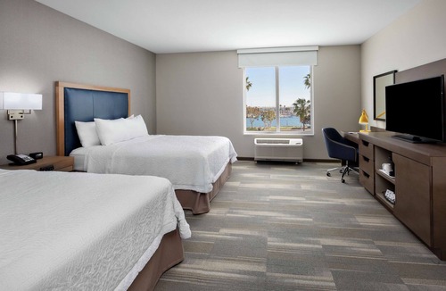 San Diego Hotel | Hampton Inn & Suites San Diego Airport Liberty Station
