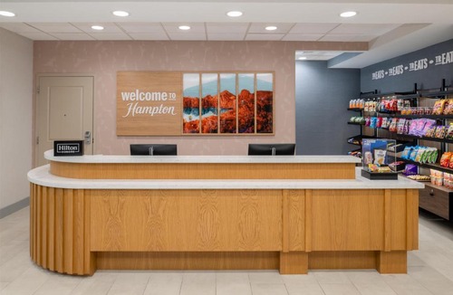 Downtown Prescott Valley Hotel | Hampton Inn & Suites Prescott Valley