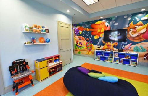 Davenport House | Happy Nemo Accommodates Large Groups with Ease!