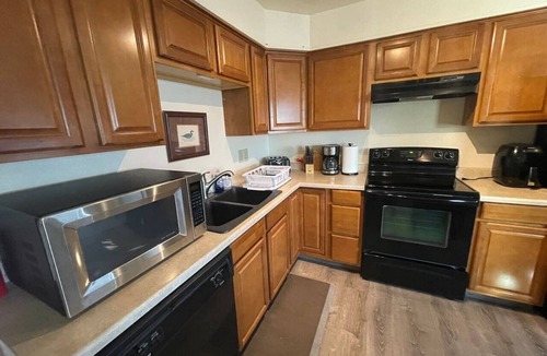 Crescent City Apartment | Harbor View Bliss (Apt 2)