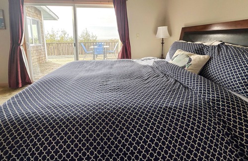 Gold Beach Cottage | Harbor View Cottage + Studio - Gold Beach, Oregon