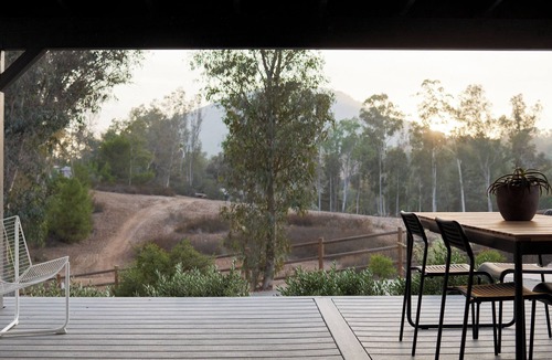 Escondido House | Harmony Oaks: Country Vibes, Beach Close