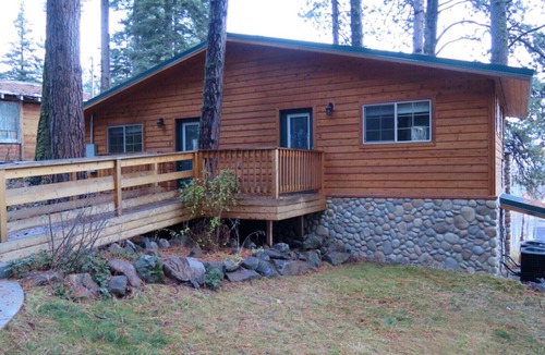 Klamath Falls Cabin | Harriman Springs Resort Cabin 2 - Cabins with a View
