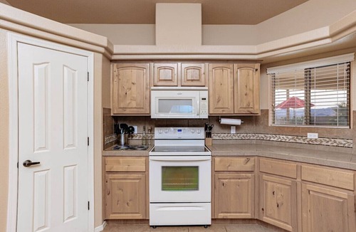 Lake Havasu City House | Havasu Senita - Pool, Spa, Game Room, Views!