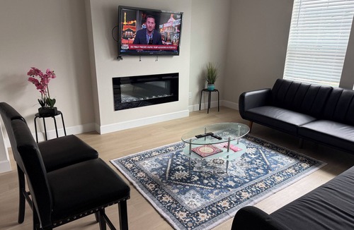 Hillsboro House | Haven at Reeds Crossing - Quiet 3-bedroom townhome with AC in charming Hillsboro