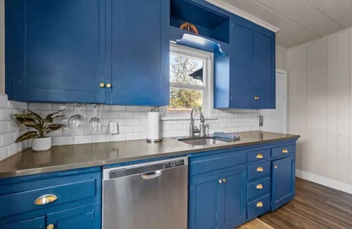 Orchard District House | Heart of Bend-Walkable, Ping Pong, Billards
