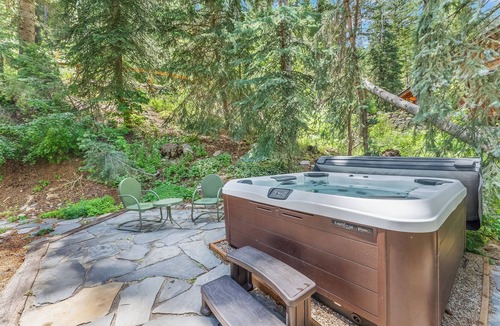 Sundance Cabin | Heartwood - Cozy 2 bedroom Wooded Sundance Cabin