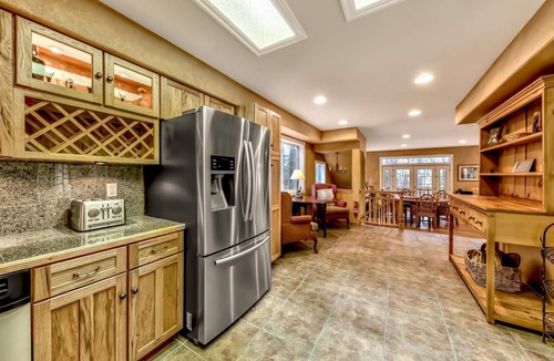 South Lake Tahoe House | Heavenly Mountain Gem - Pets, Hot Tub