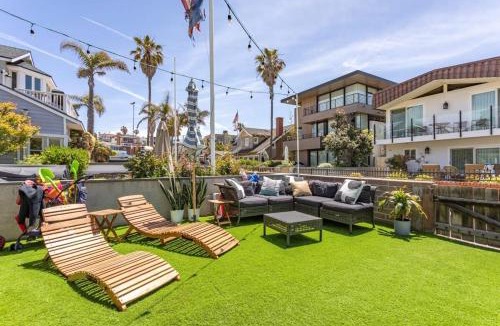 Hermosa Beach House | Hermosa Bungalow 1920s Charm Steps to the Strand