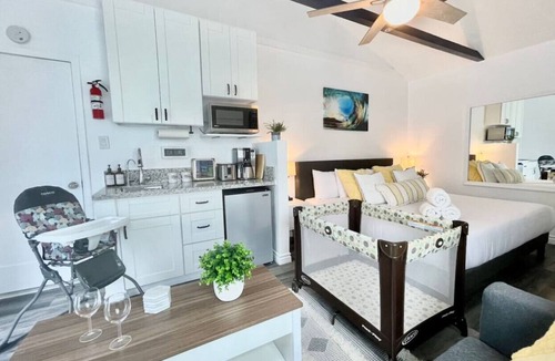 La Mesa House | Hidden King Suite with Garden, Parking - 4 Guest