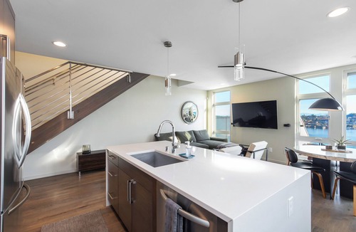 East Queen Anne House | High-End Living! ~ Panoramic Views ~ A/C ~ Parking