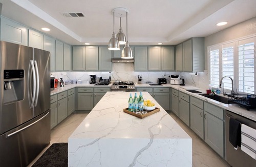 Las Vegas Villa | High-End Villa w/Pool & Spa; Close to the Strip!