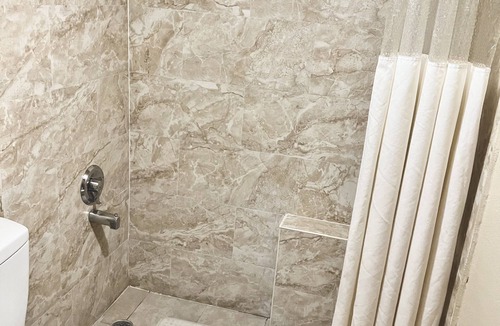 Enterprise Hotel | Highland Inn