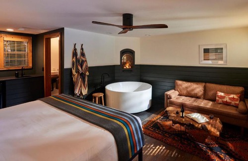 Guerneville Hotel | Highlands Resort - Adults Only