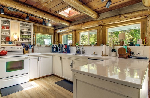 Bandon Cabin | Hike to the Coast! Log Cabin on 5 Acres in Bandon