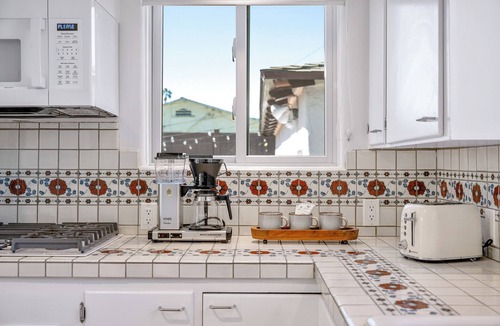 Hillcrest House | Hillcrest Luxury Cottage - Near Balboa Park