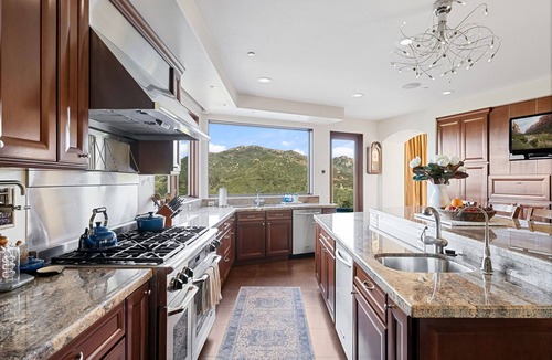 Poway House | Hillside Family Oasis: Infinity Pool & Sunset Spa w/o Guesthouse