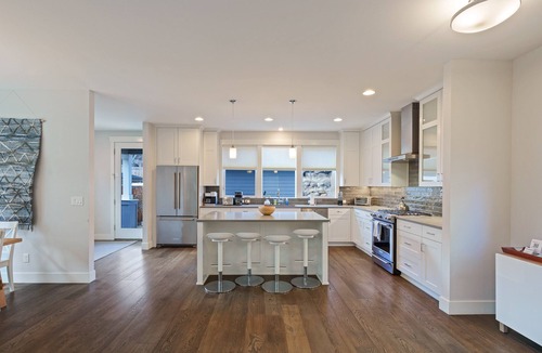 Awbrey Butte House | Hillside Haven - Bend's West Side, Work-from-Home Office, New, Modern, Light, Bright