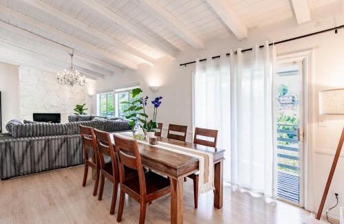 Woodland Hills Apartment | Hillside Hideaway - Private Woodland Hills Canyon Suite