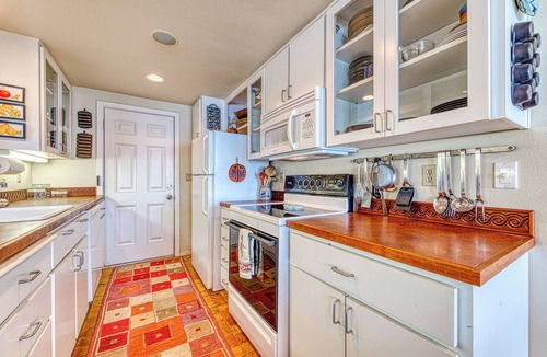 Oceanside House | Hillside home with exceptional ocean view near the beach dog friendly