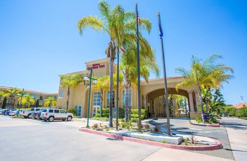 Rancho Bernardo Hotel | Hilton Garden Inn San Diego/Rancho Bernardo 1 King Deluxe 1 Bedroom Suite Hearing Accessible Accessible
