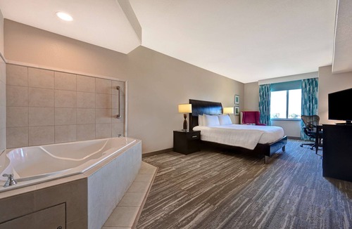 San Bernardino Hotel | Hilton Garden Inn San Bernardino