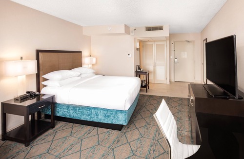 Downtown San Diego Hotel | Hilton San Diego Airport/Harbor Island