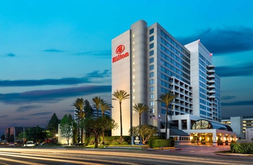 Warner Center Hotel | Hilton Woodland Hills/Los Angeles