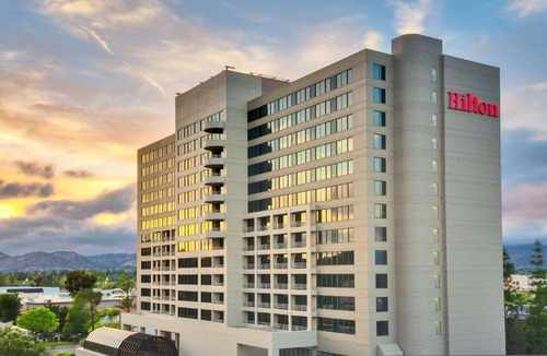 Warner Center Hotel | Hilton Woodland Hills/Los Angeles