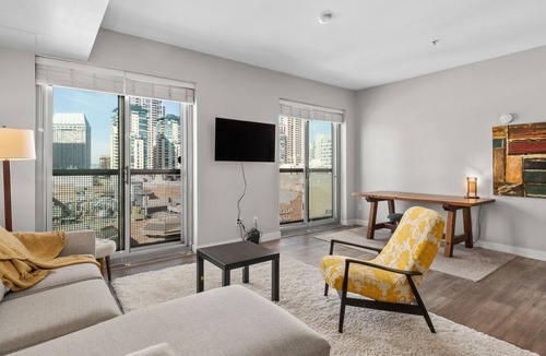 Pacific Terrace Apartment | Hip Condo in Happening Gaslamp!