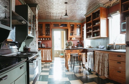 Seaview House | Historic 5 Bdrm Home w/Hot Tub Sleeps 10