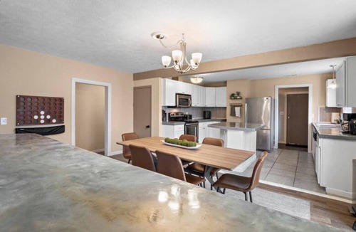 South Perry District House | Historic 5BR Home with Games Minutes to Downtown