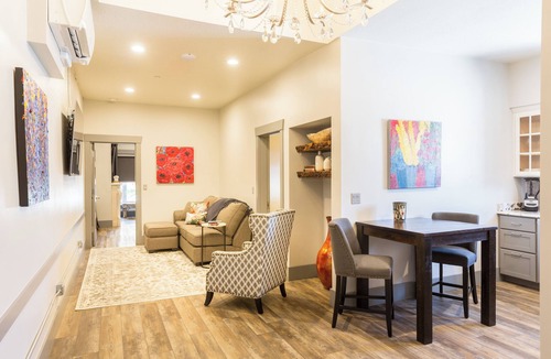 Roseburg Apartment | Historic Downtown Luxurious Apartment Only Steps Away from Local Restaurants