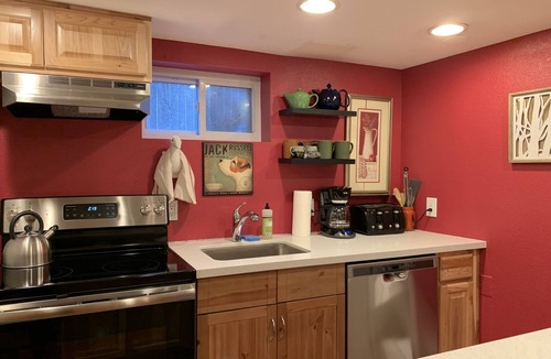 Irvington House | Historic Neighborhood Suite — Moda & Convention Center close