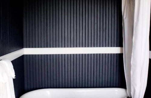 Seaview Hotel | Historic Queen Room | 0.2 Miles from Long Beach Peninsula | Free Parking