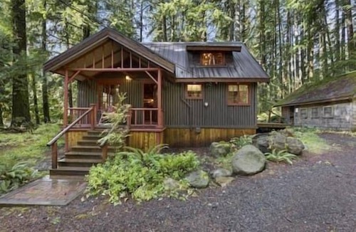 Brightwood Cabin | Historic Steiner log cabin on Mt Hood