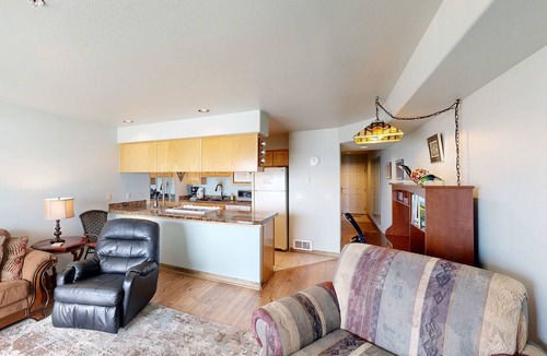 Lincoln City Condo | Historic Taft District condo with dazzling bay views fireplace and washer dryer