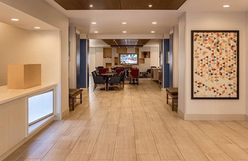 Porterville Hotel | Holiday Inn Ex Ste Porterville, an IHG Hotel