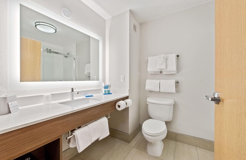 West Valley City Hotel | Holiday Inn Express Hotel and Suites West Valley by IHG