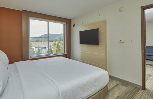 Springfield Hotel | Holiday Inn Express Eugene - Springfield by IHG