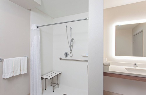 Scripps Ranch Hotel | Holiday Inn Express Mira Mesa-San Diego by IHG