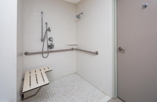 Mission Hills Hotel | Holiday Inn Express San Diego Airport-Old Town by IHG