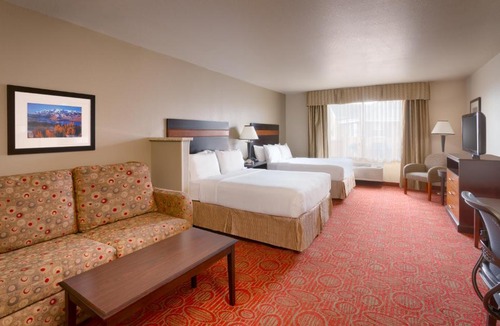 Sunset Heights Hotel | Holiday Inn Express & Suites Orem-North Provo