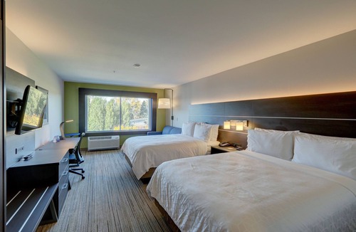 Auburn Hotel | Holiday Inn Express & Suites Auburn Downtown by IHG