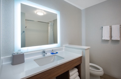 Chico Hotel | Holiday Inn Express & Suites Chico by IHG