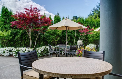 Meridian Hotel | Holiday Inn Express Bellingham, an IHG Hotel