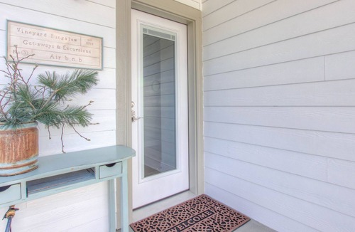 Kennewick House | Holland Vineyard Bungalow 4 bed, 2 1/2 bath with hot tub