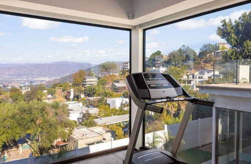 Hollywood Hills Villa | Hollywood Hills 4BR | Rooftop + Views | C&C